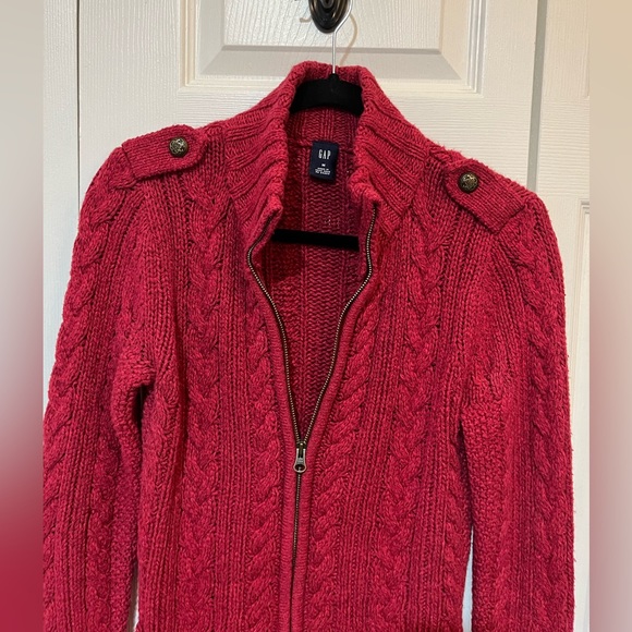 GAP cardigan dark red sweater. Double zipper….cuffed sleeves. Size M. Pockets. - Picture 2 of 13